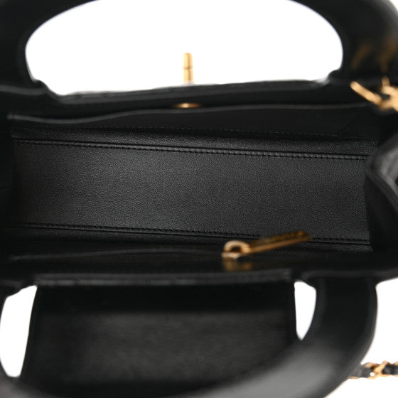 CHANEL Shiny Aged Calfskin Quilted Nano Kelly Shopper Preto
