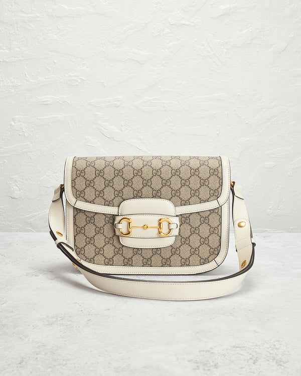 Bolsa de Ombro Gucci Horsebit 1955 em Bege
