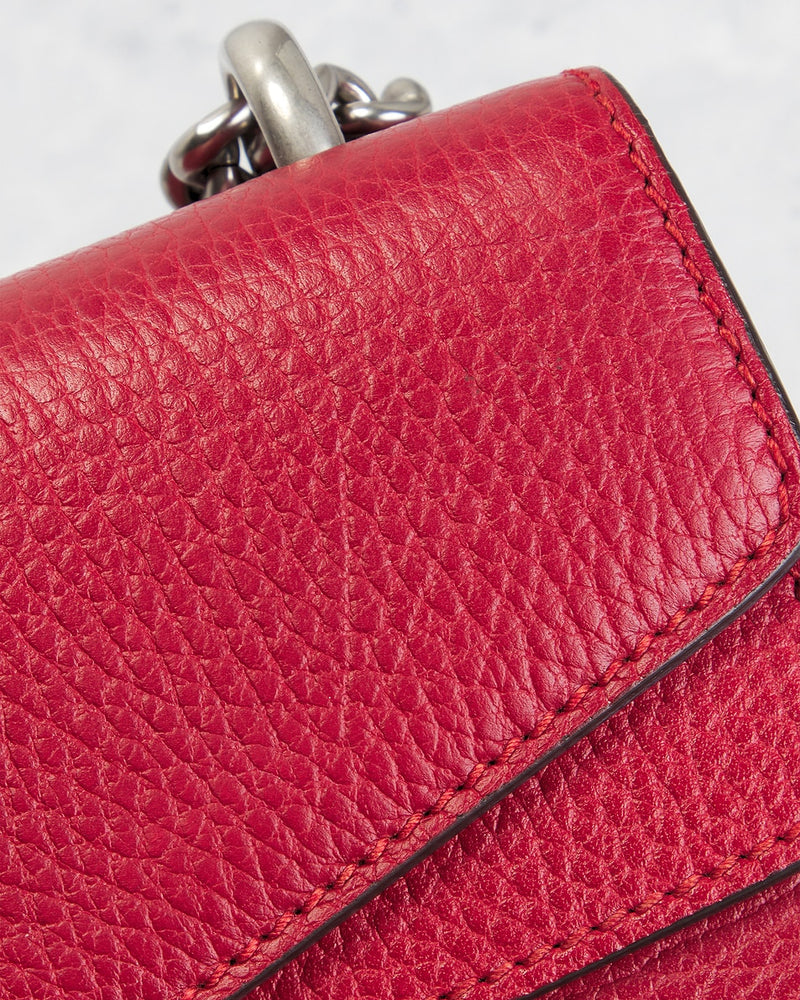 Bolsa de ombro Gucci Dionysus em vermelho
